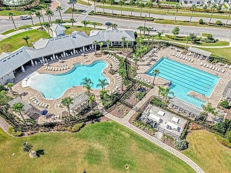 For Sale: $529,000 (4 beds, 2 baths, 2041 Square Feet)