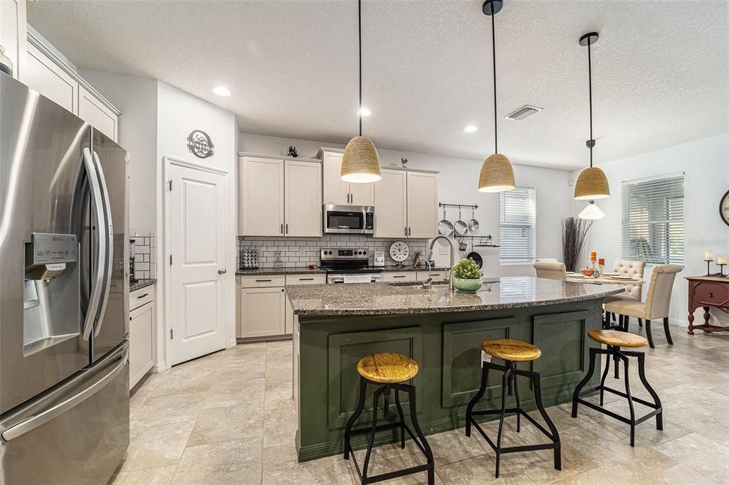 For Sale: $529,000 (4 beds, 2 baths, 2041 Square Feet)