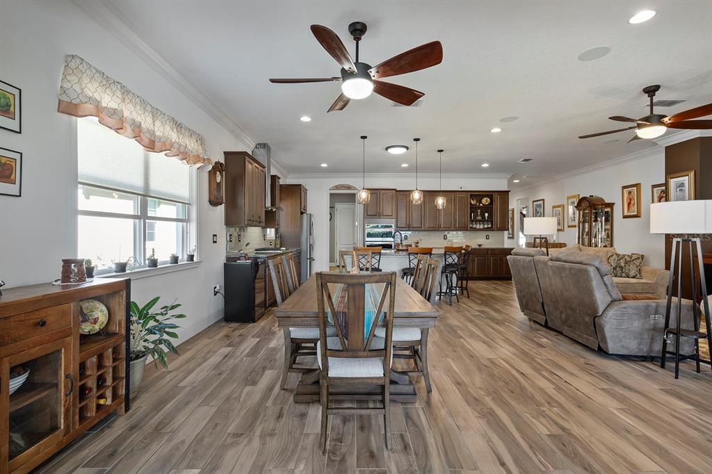 待售: $560,000 (3 贝兹, 2 浴室, 2208 平方英尺)