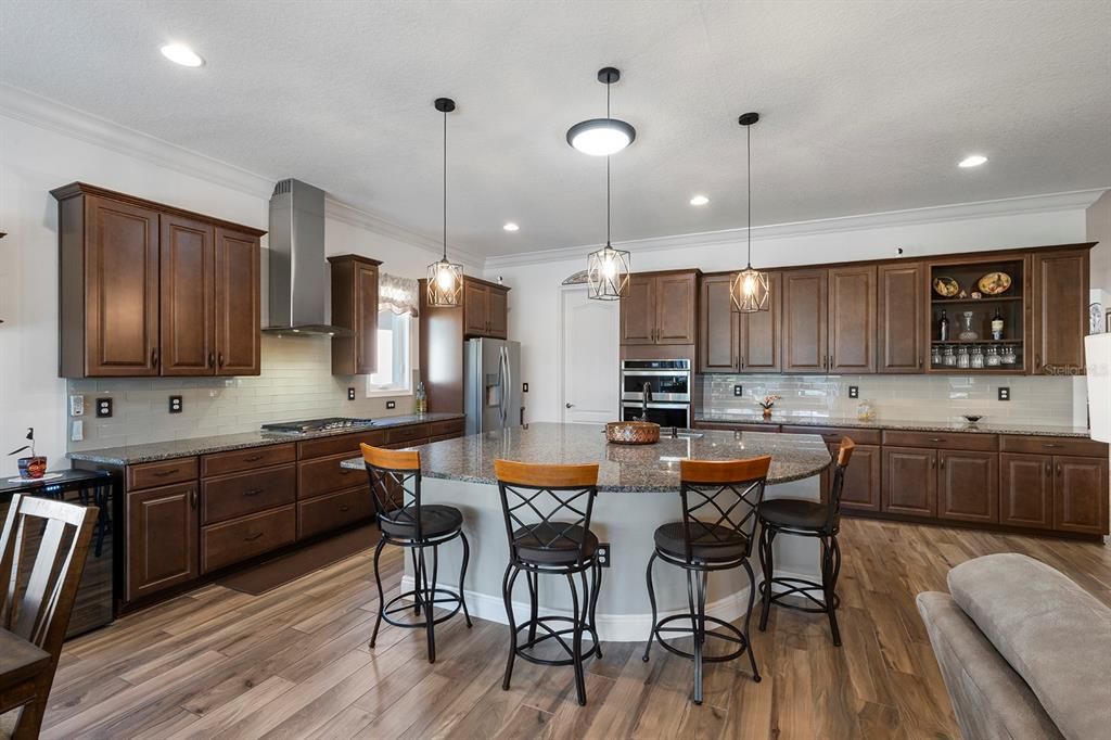 待售: $560,000 (3 贝兹, 2 浴室, 2208 平方英尺)