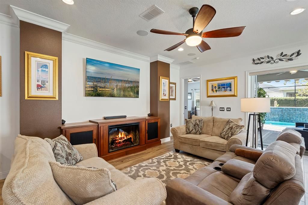 待售: $560,000 (3 贝兹, 2 浴室, 2208 平方英尺)