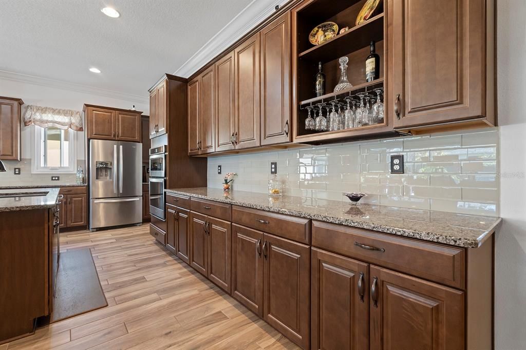 待售: $560,000 (3 贝兹, 2 浴室, 2208 平方英尺)