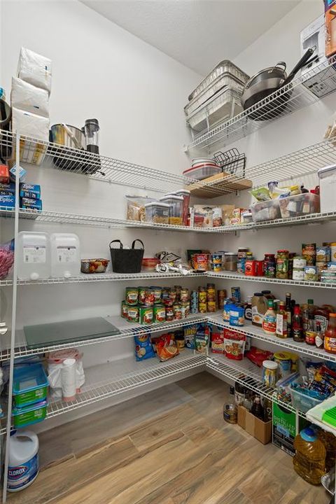 待售: $560,000 (3 贝兹, 2 浴室, 2208 平方英尺)