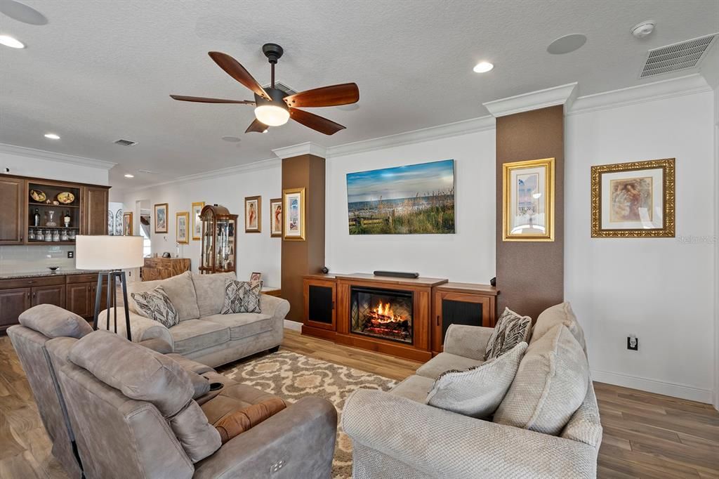 待售: $560,000 (3 贝兹, 2 浴室, 2208 平方英尺)