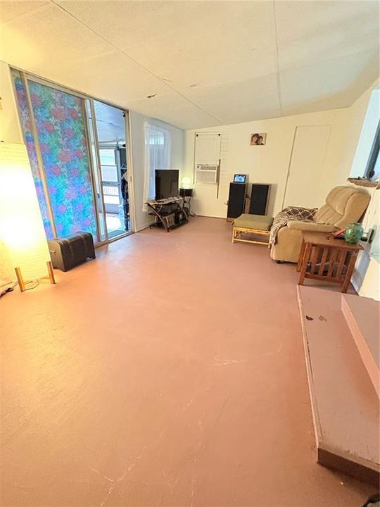 For Sale: $87,000 (2 beds, 1 baths, 1107 Square Feet)