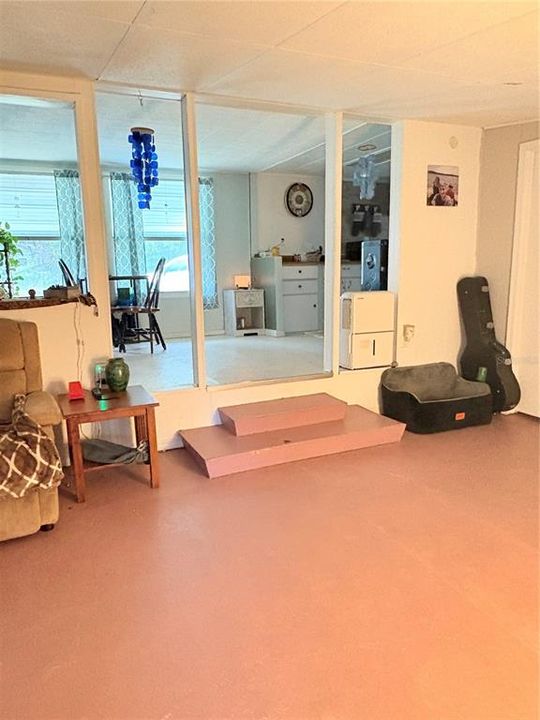 For Sale: $87,000 (2 beds, 1 baths, 1107 Square Feet)