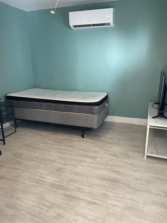 For Rent: $1,000 (1 beds, 1 baths, 500 Square Feet)