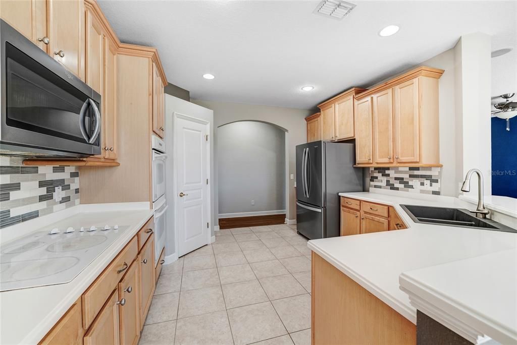 Active With Contract: $679,000 (4 beds, 3 baths, 4846 Square Feet)