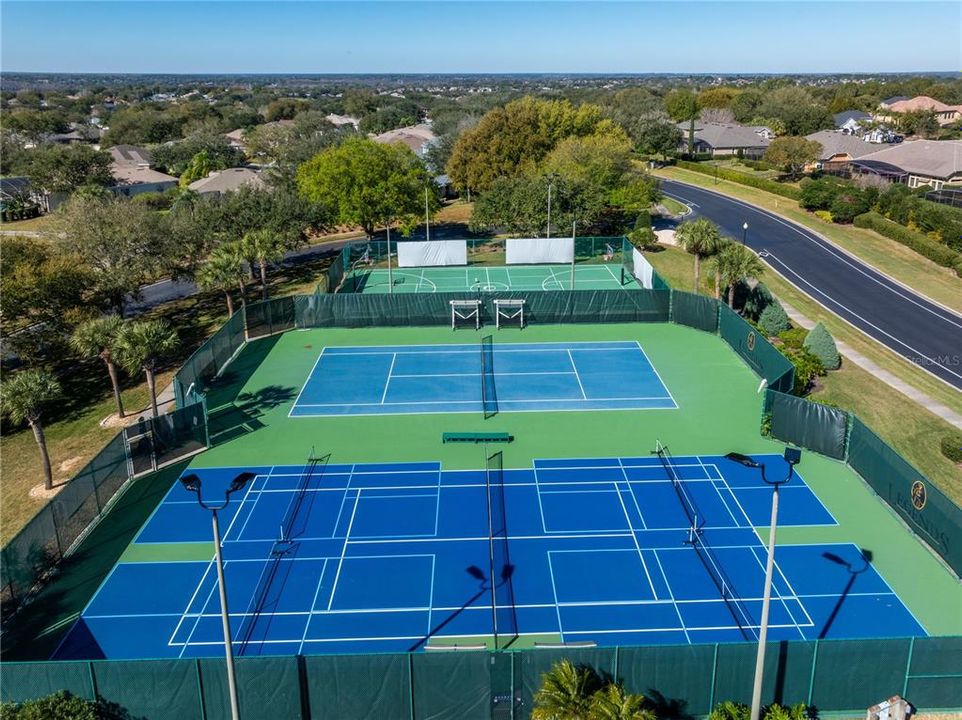 Active With Contract: $679,000 (4 beds, 3 baths, 4846 Square Feet)