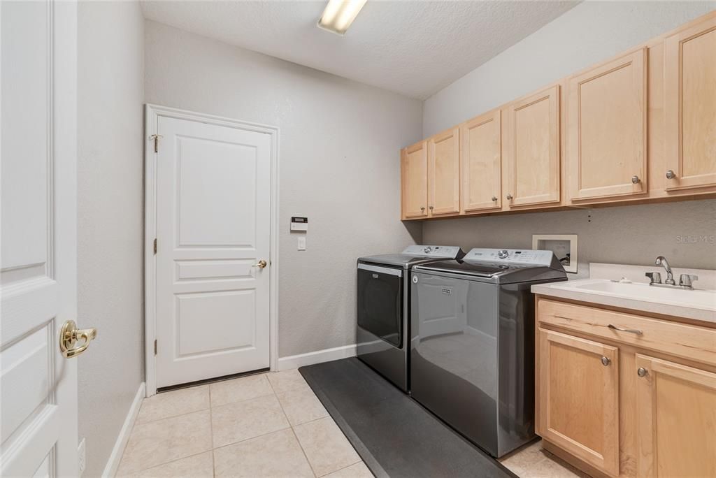 Active With Contract: $679,000 (4 beds, 3 baths, 4846 Square Feet)