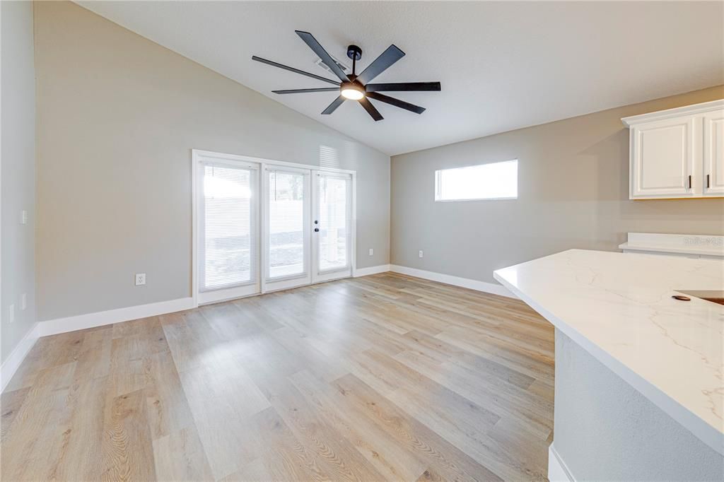 En Venta: $279,900 (3 camas, 2 baños, 1421 Pies cuadrados)