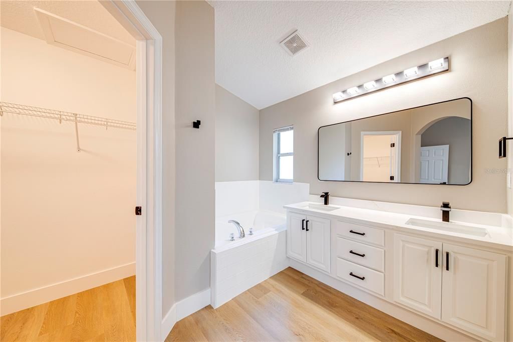 En Venta: $279,900 (3 camas, 2 baños, 1421 Pies cuadrados)