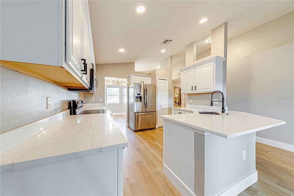 En Venta: $279,900 (3 camas, 2 baños, 1421 Pies cuadrados)