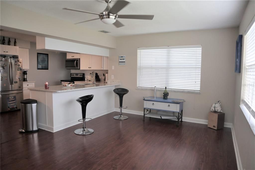 出租: $2,600 (3 贝兹, 2 浴室, 1613 平方英尺)