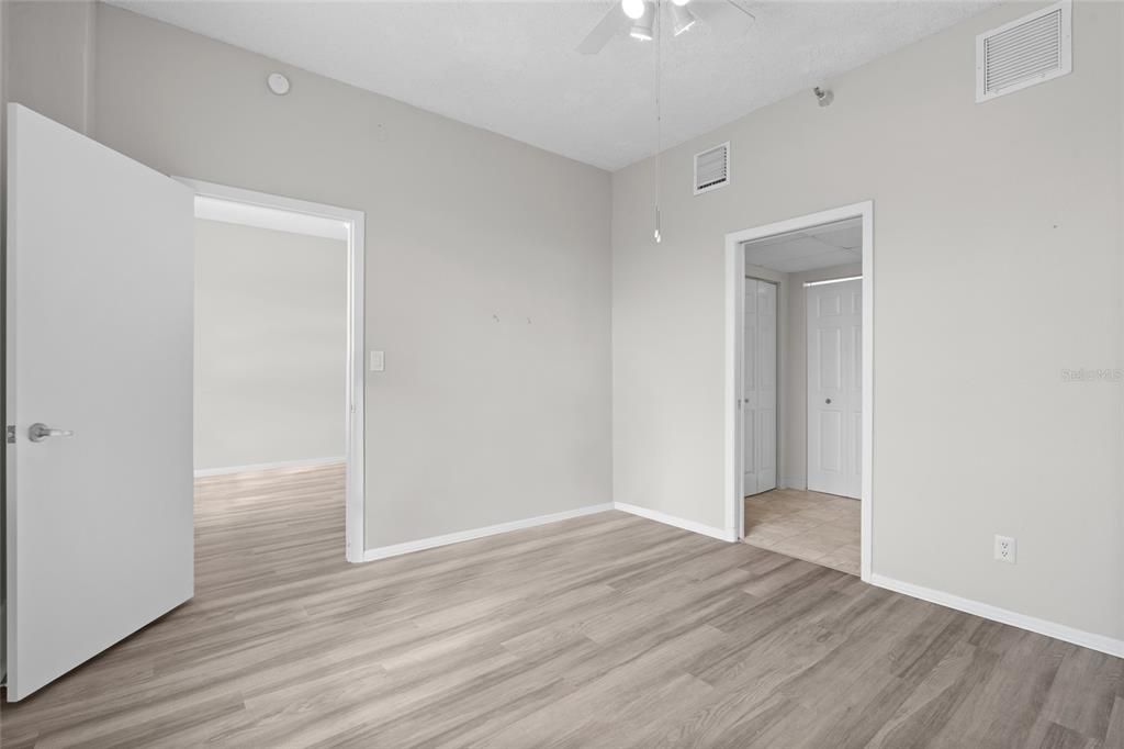 For Rent: $2,850 (1 beds, 1 baths, 460 Square Feet)