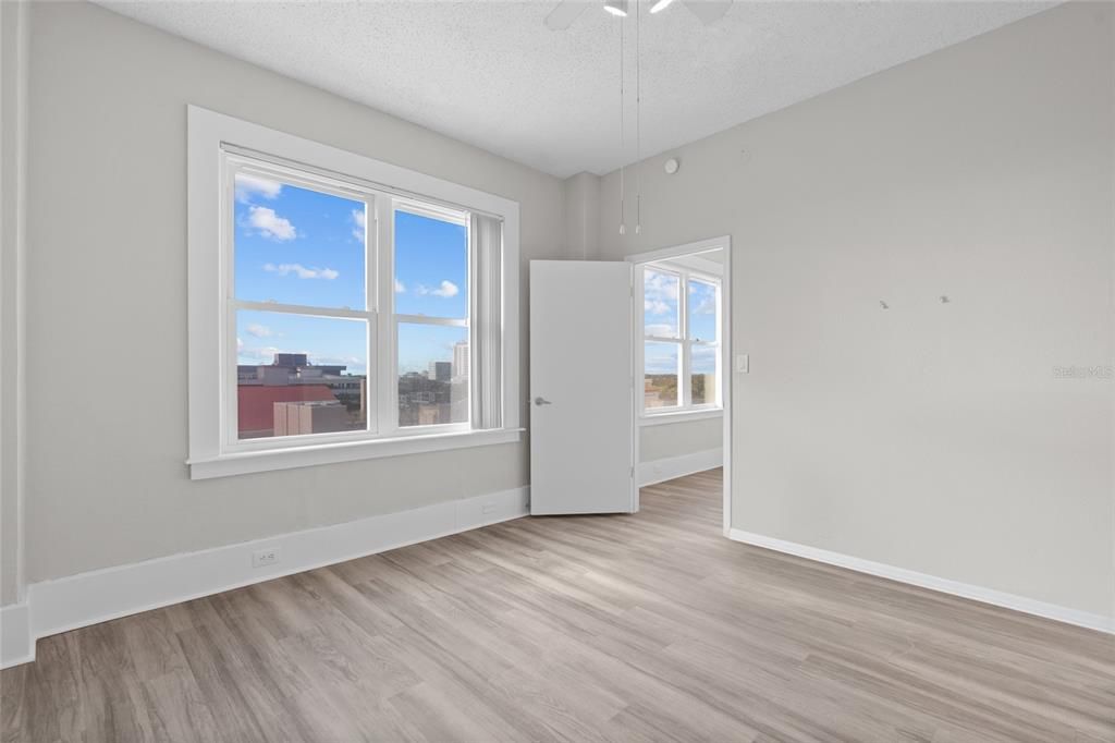 For Rent: $2,850 (1 beds, 1 baths, 460 Square Feet)