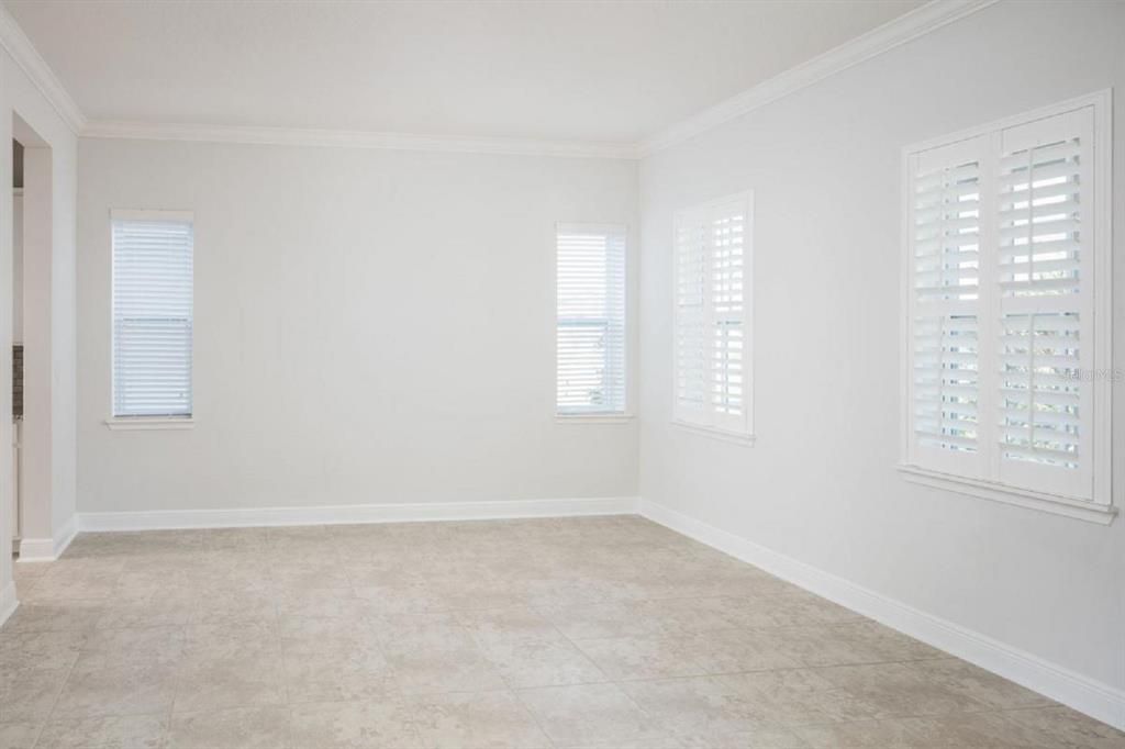 Под контрактом: $1,002,821 (5 спален, 4 ванн, 3300 Квадратных фут)