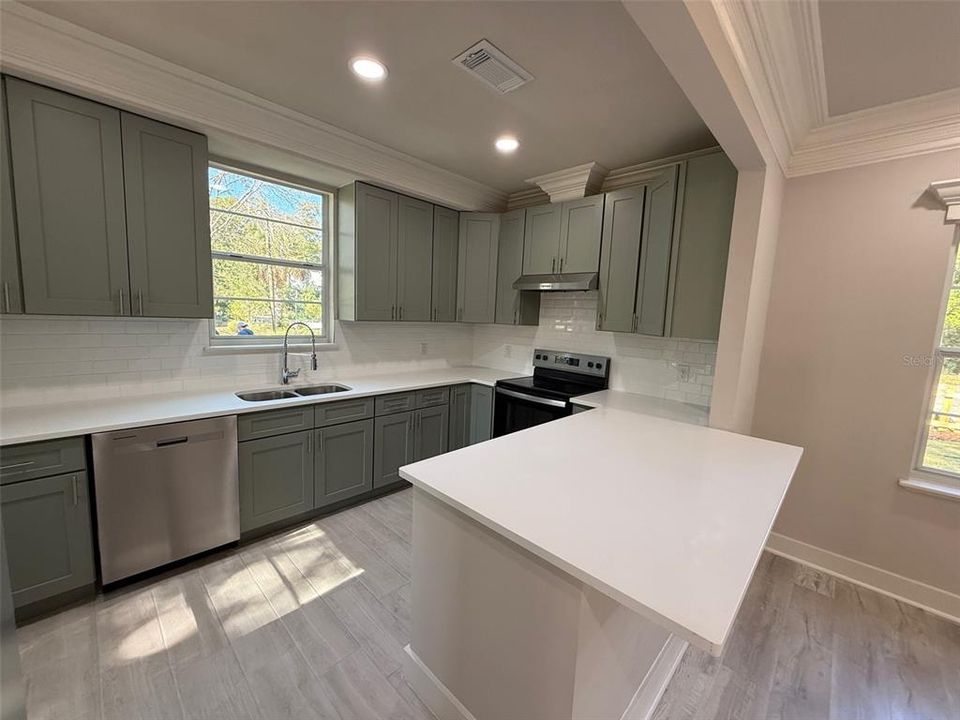 На продажу: $469,000 (4 спален, 3 ванн, 1751 Квадратных фут)