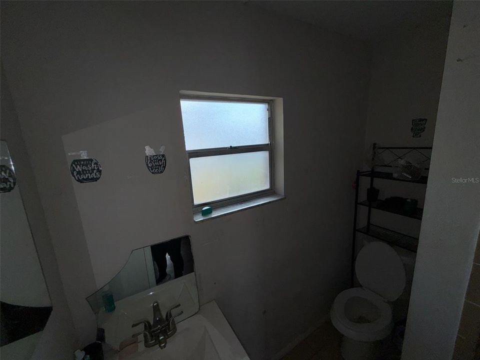 For Sale: $185,000 (3 beds, 2 baths, 1558 Square Feet)