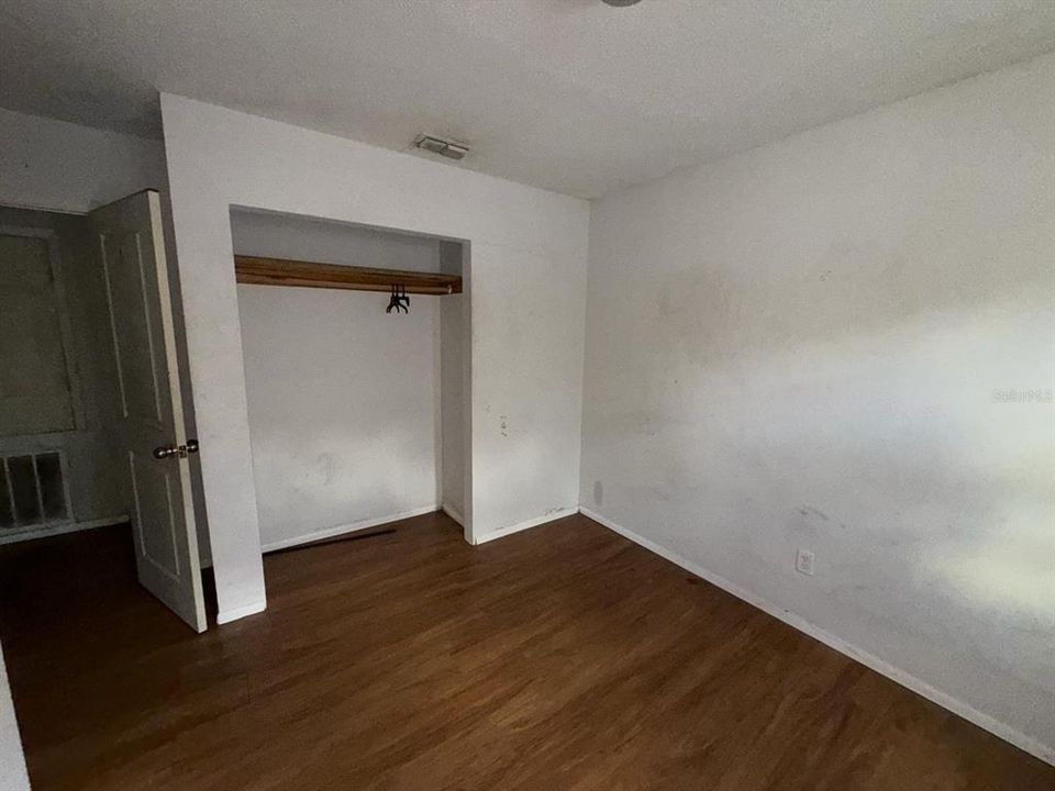 For Sale: $185,000 (3 beds, 2 baths, 1558 Square Feet)