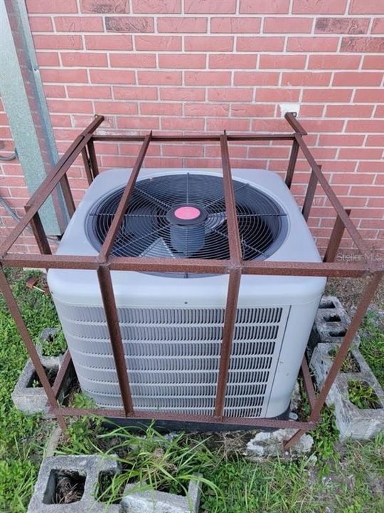 For Sale: $185,000 (3 beds, 2 baths, 1558 Square Feet)