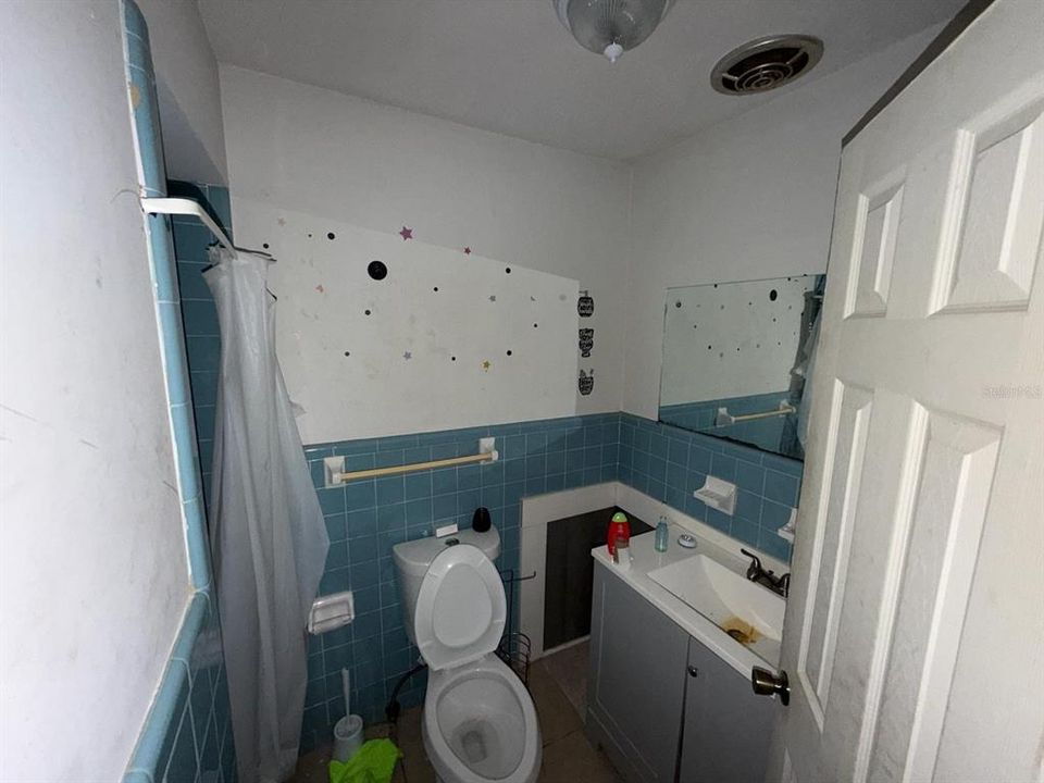 For Sale: $185,000 (3 beds, 2 baths, 1558 Square Feet)