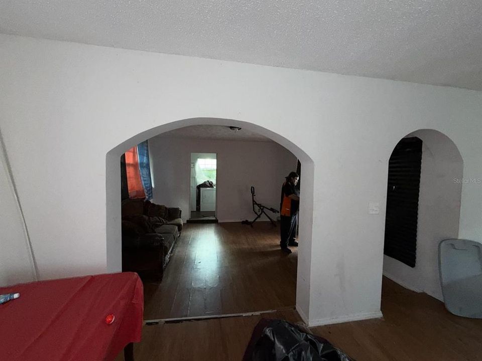 For Sale: $185,000 (3 beds, 2 baths, 1558 Square Feet)