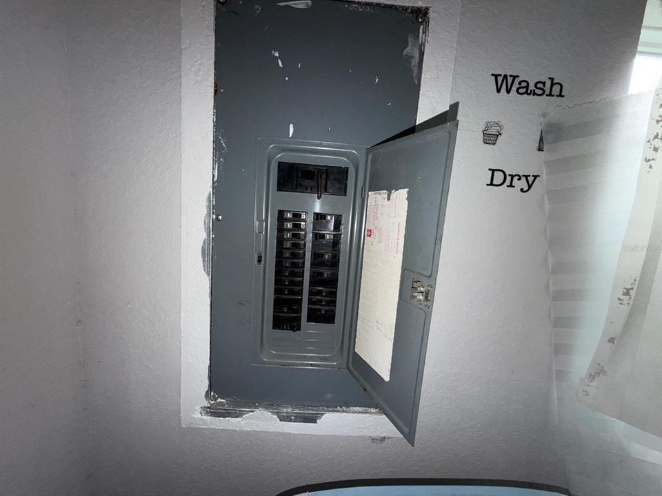 For Sale: $185,000 (3 beds, 2 baths, 1558 Square Feet)