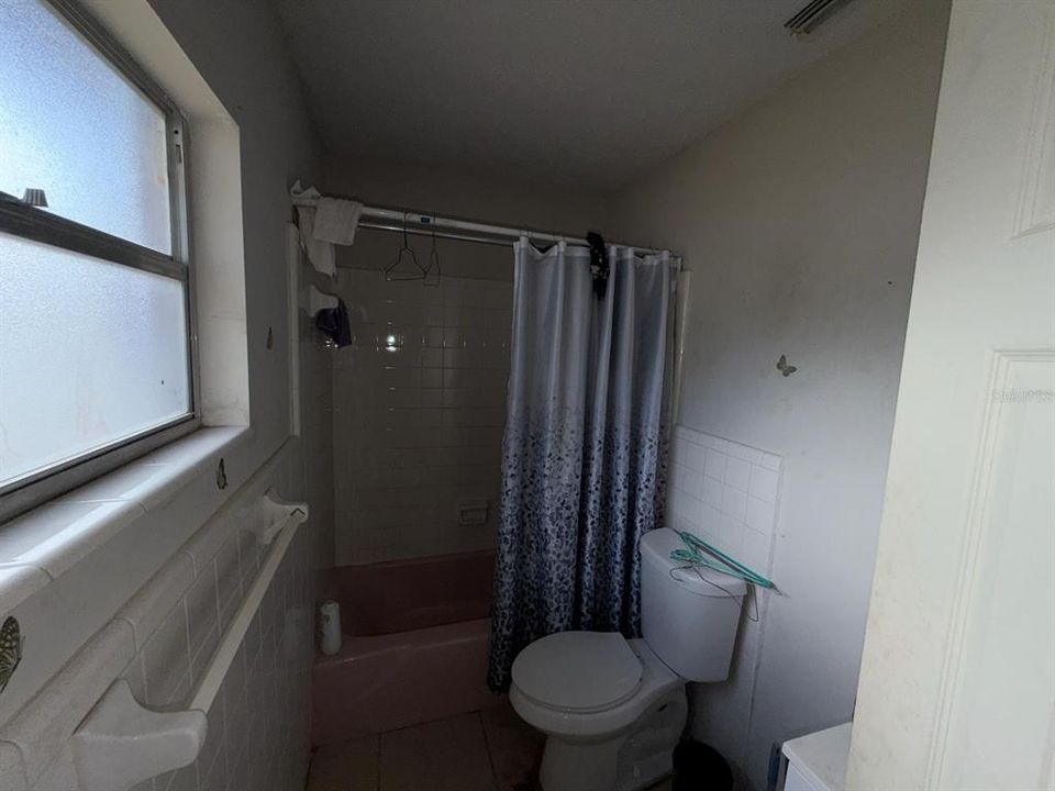 For Sale: $185,000 (3 beds, 2 baths, 1558 Square Feet)