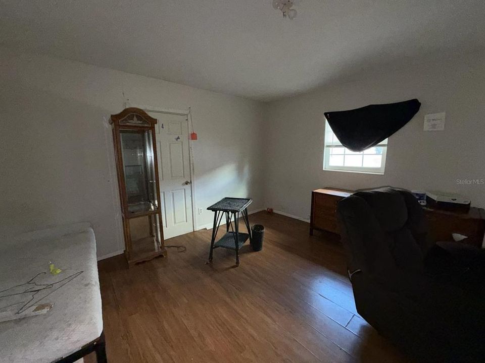 For Sale: $185,000 (3 beds, 2 baths, 1558 Square Feet)