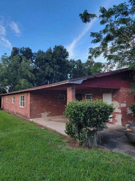 For Sale: $185,000 (3 beds, 2 baths, 1558 Square Feet)