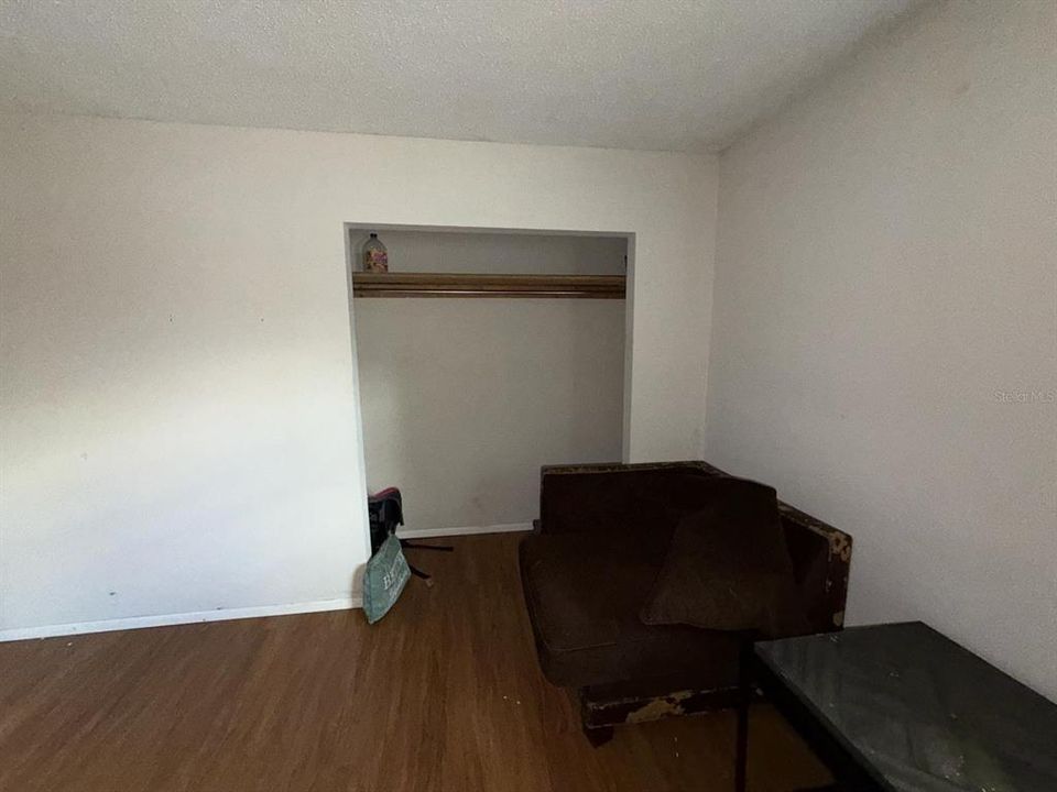 For Sale: $185,000 (3 beds, 2 baths, 1558 Square Feet)