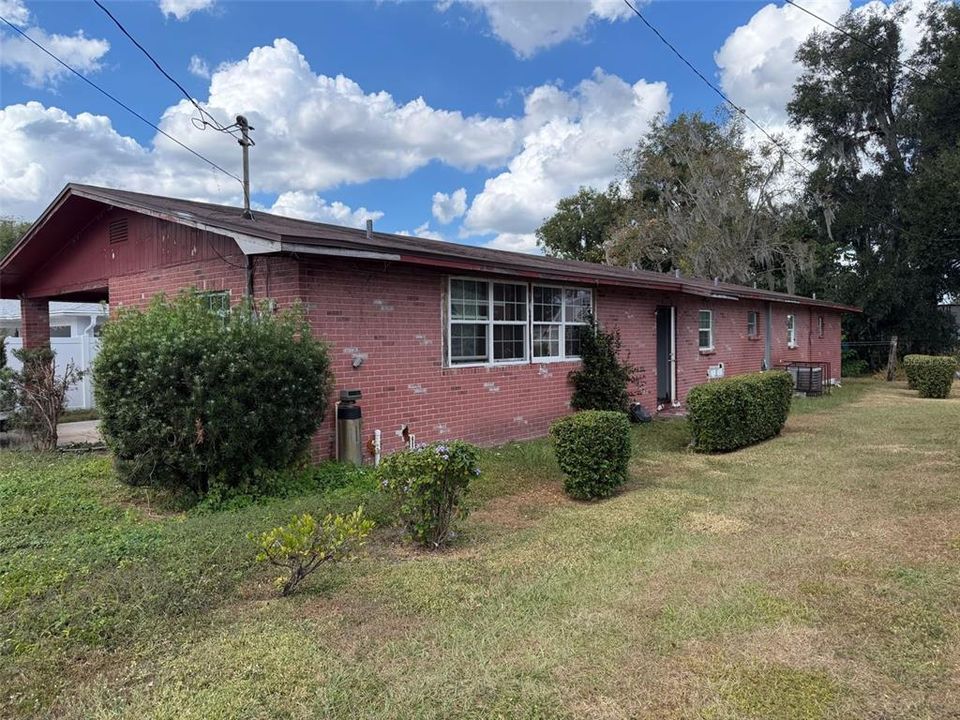 For Sale: $185,000 (3 beds, 2 baths, 1558 Square Feet)