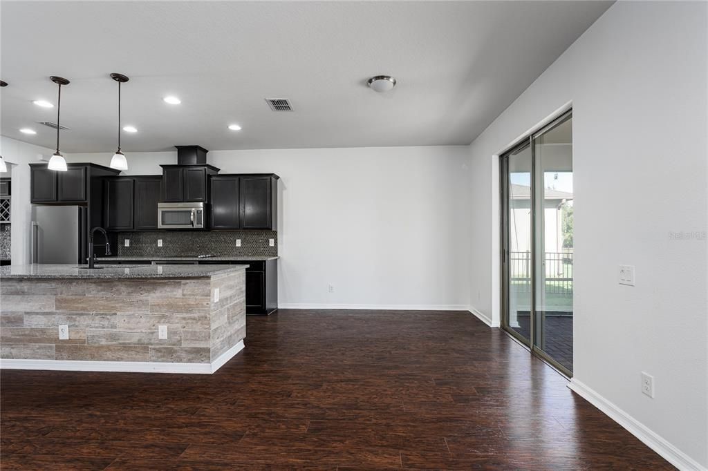 待售: $549,500 (4 贝兹, 2 浴室, 3211 平方英尺)