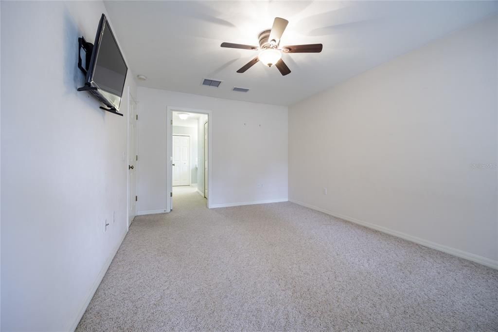 For Sale: $228,000 (2 beds, 2 baths, 1202 Square Feet)