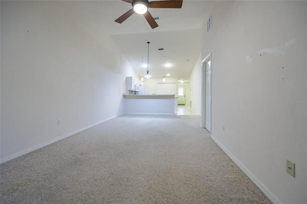 For Sale: $228,000 (2 beds, 2 baths, 1202 Square Feet)