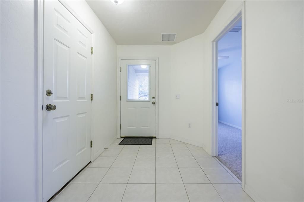 For Sale: $228,000 (2 beds, 2 baths, 1202 Square Feet)