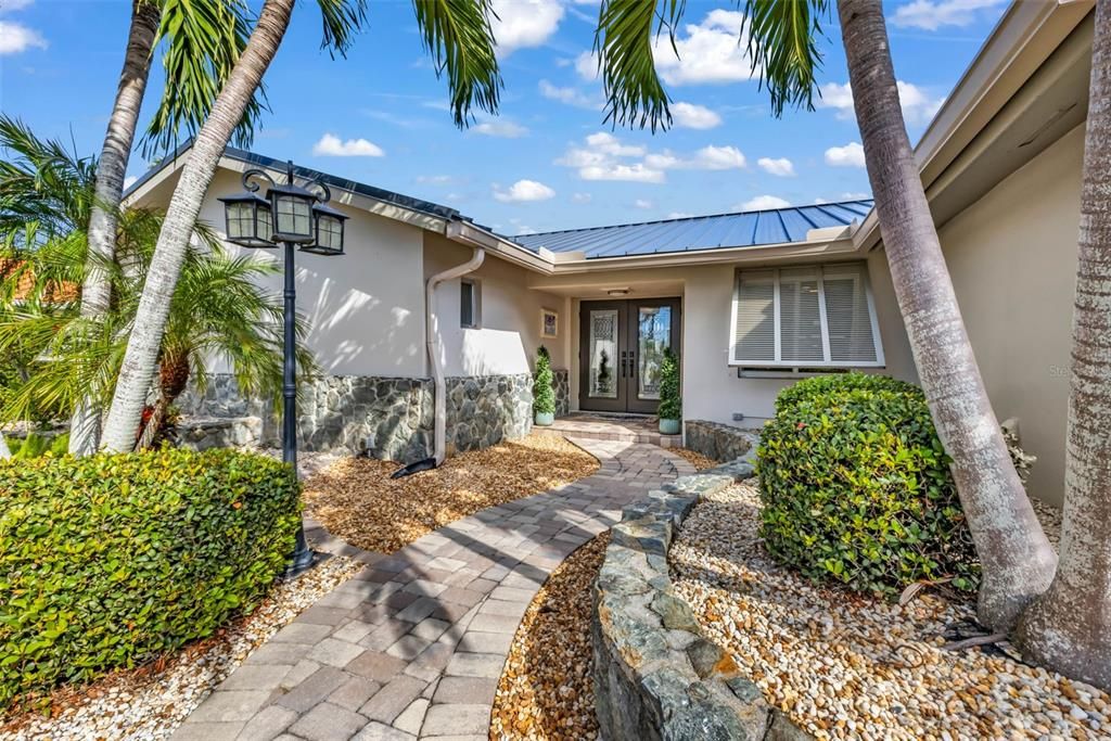 For Sale: $775,000 (3 beds, 2 baths, 1776 Square Feet)