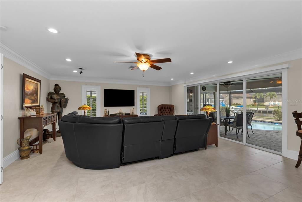 For Sale: $775,000 (3 beds, 2 baths, 1776 Square Feet)