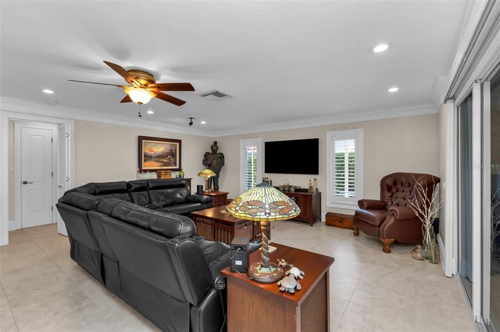 For Sale: $775,000 (3 beds, 2 baths, 1776 Square Feet)