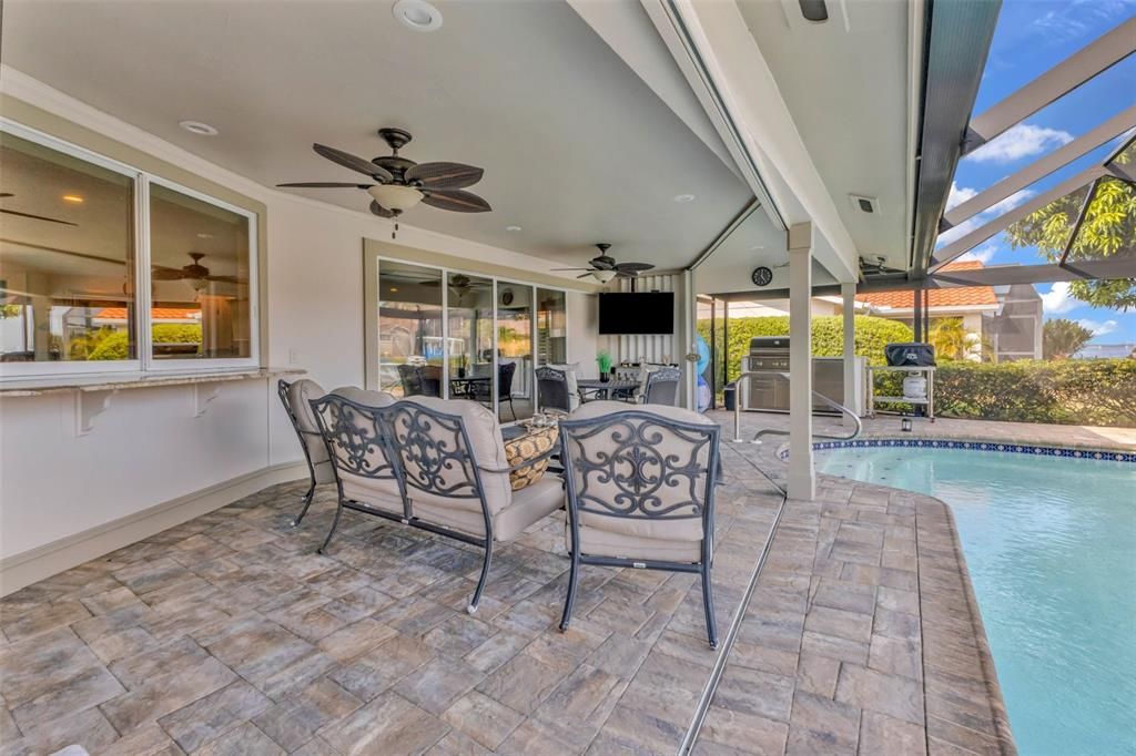 For Sale: $775,000 (3 beds, 2 baths, 1776 Square Feet)