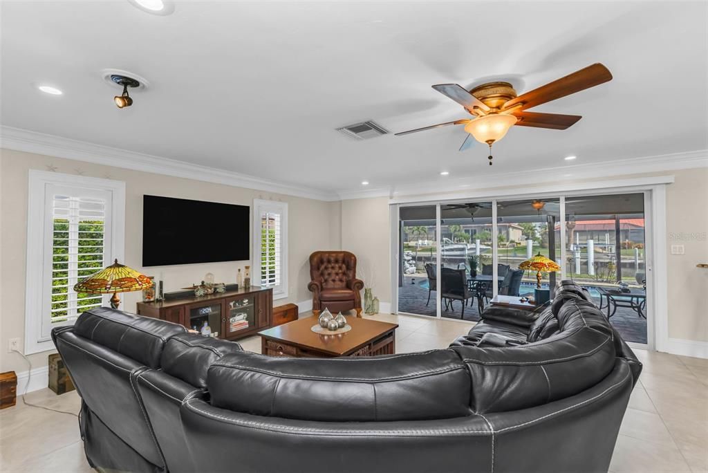 For Sale: $775,000 (3 beds, 2 baths, 1776 Square Feet)