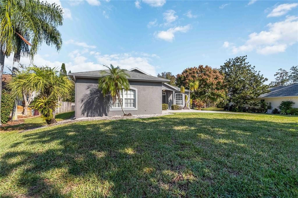 Activo con contrato: $450,000 (3 camas, 2 baños, 2054 Pies cuadrados)