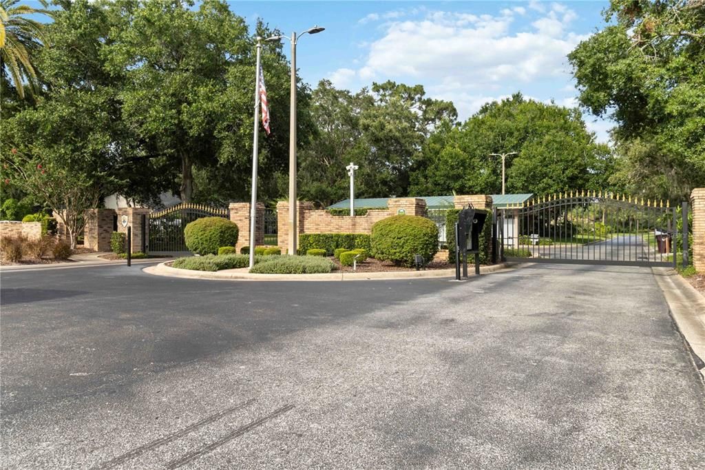 Activo con contrato: $450,000 (3 camas, 2 baños, 2054 Pies cuadrados)