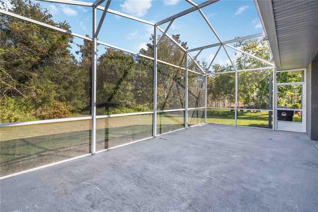 Activo con contrato: $450,000 (3 camas, 2 baños, 2054 Pies cuadrados)