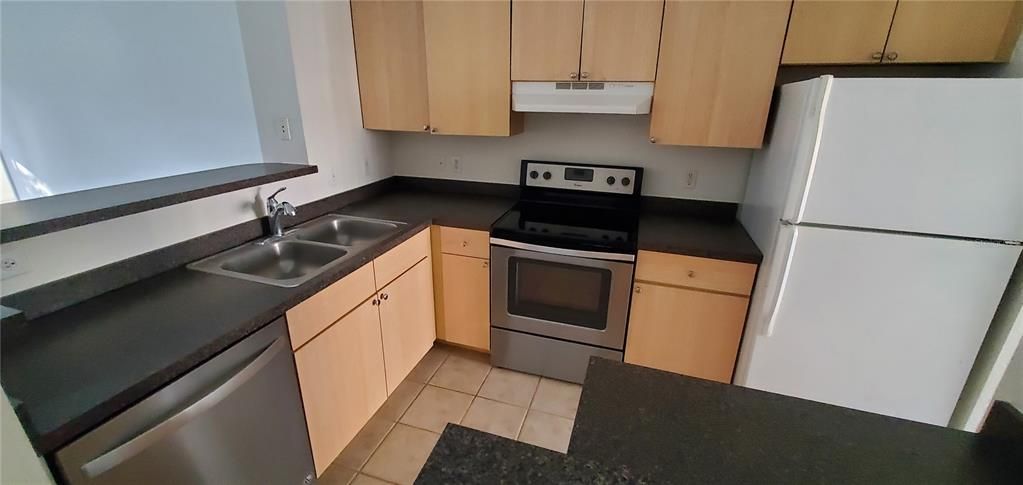 For Rent: $2,000 (2 beds, 2 baths, 1154 Square Feet)