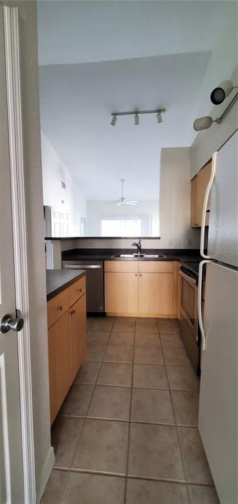 For Rent: $2,000 (2 beds, 2 baths, 1154 Square Feet)