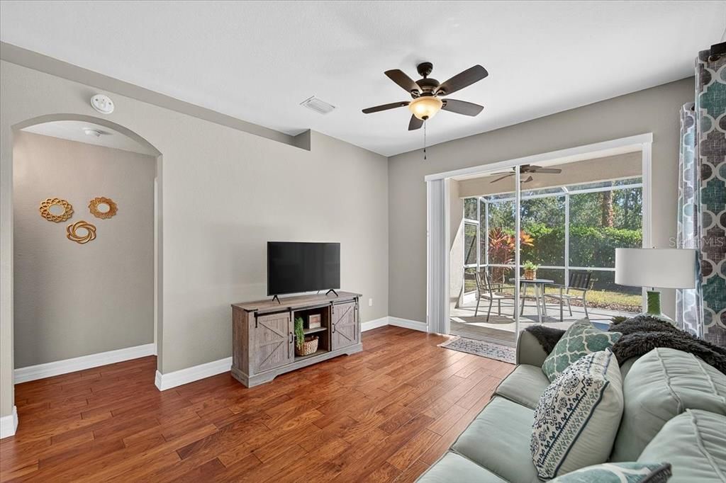 Active With Contract: $269,990 (2 beds, 2 baths, 1260 Square Feet)