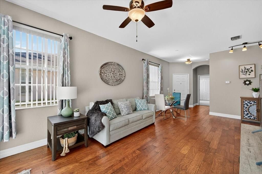 Active With Contract: $269,990 (2 beds, 2 baths, 1260 Square Feet)