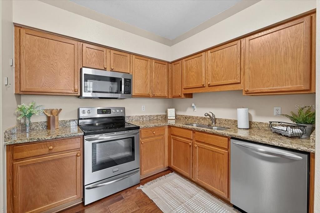 Active With Contract: $269,990 (2 beds, 2 baths, 1260 Square Feet)